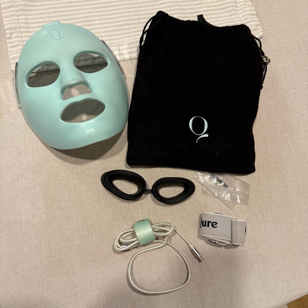 Qure LED Rejuvilight Mask